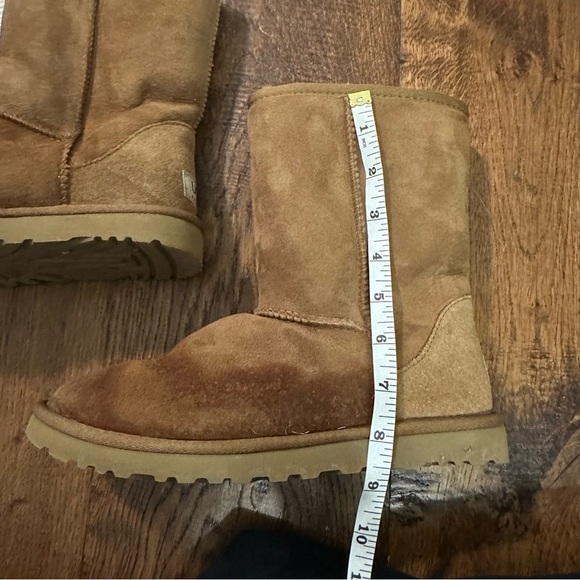 UGG Suede Classic Short Boot Medium Chestnut Brown Size 7 - Picture 8 of 8